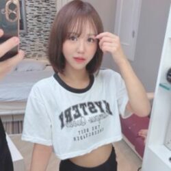 【５射精／性欲全開】日体大陸上部の細身スレンダー美女！彼女の性欲は誰にも止められない！２本の固いチンポで激しく乱れる密会映像。