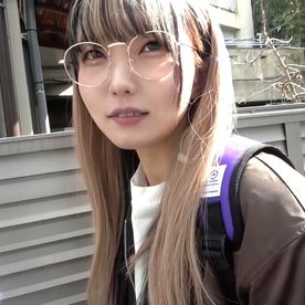 【秋葉原カードショップ店員】経験人数僅かのオタク女子　成長途中の色白でスレンダーな肉体に大量中出し。※数量限定